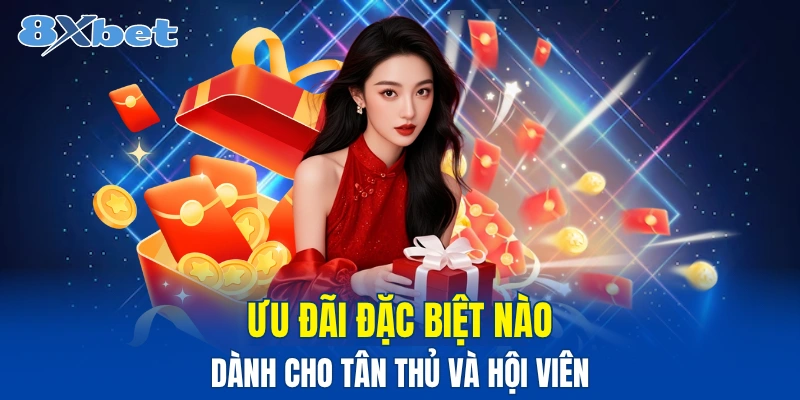 Bàn tay nâng ba hộp quà đỏ vàng thắt nơ trong khi nhiều đồng xu vàng rơi xuống thành chồng