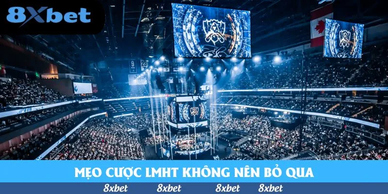 Đấu trường trong nhà chật kín khán giả, màn hình lớn treo giữa sân khấu thi đấu Liên Minh Huyền Thoại, gợi không khí giải LMHT Hàn Quốc