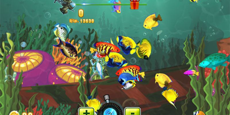 Màn hình sau khi tải game bắn cá 8XBET với đàn cá nhiều màu, rong biển và khẩu pháo có nút cộng trừ