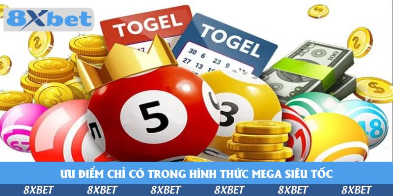 Bóng số 5 màu đỏ đội vương miện vàng cạnh bóng số 3, chồng đồng xu, xấp tiền và hai thẻ chữ Togel
