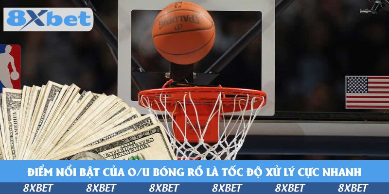 Quả bóng rổ màu cam rơi vào rổ lưới trắng cạnh xấp tiền giấy, minh họa kèo tài xỉu bóng rổ