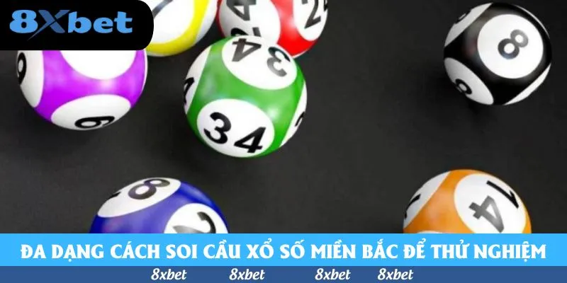 Các quả bóng số 34, 8 và 14 nằm rải rác trên nền đen